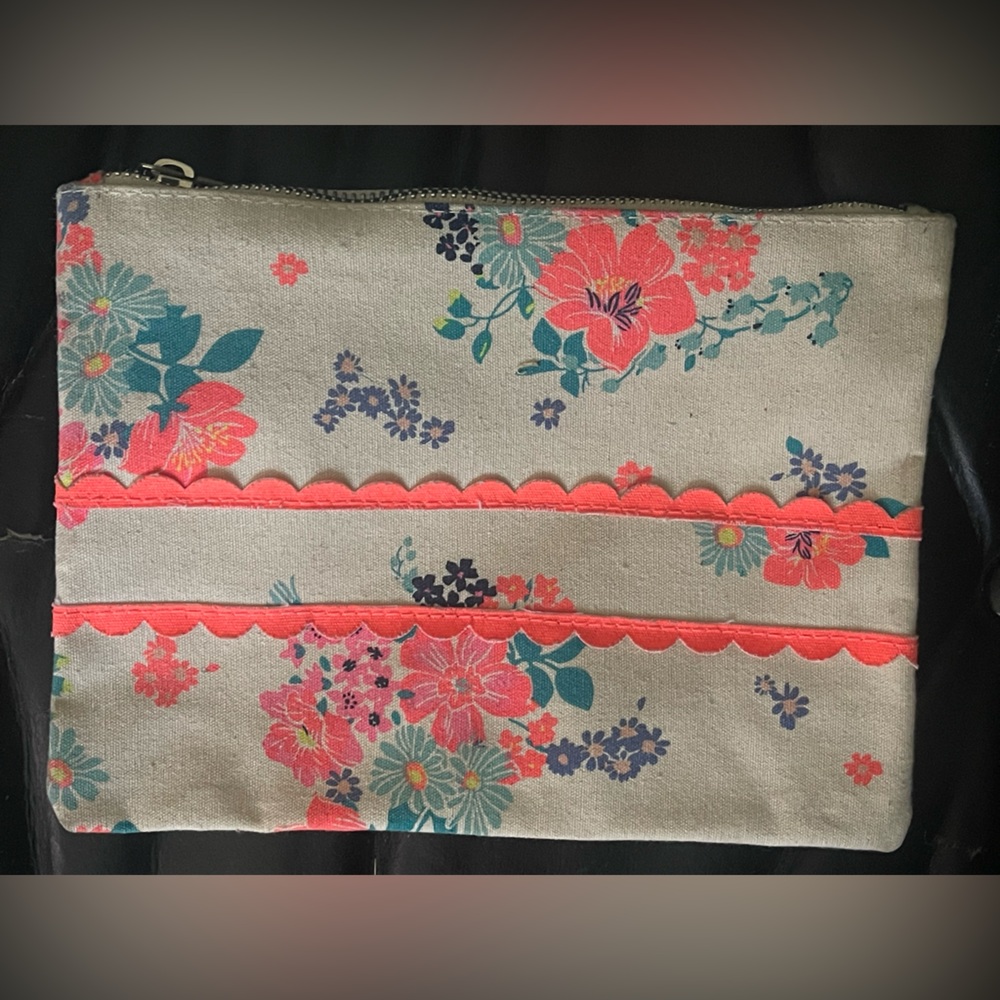 Floral Canvas Clutch with Zipper